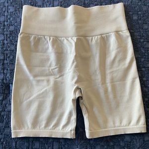 TALA chai hosta shorts